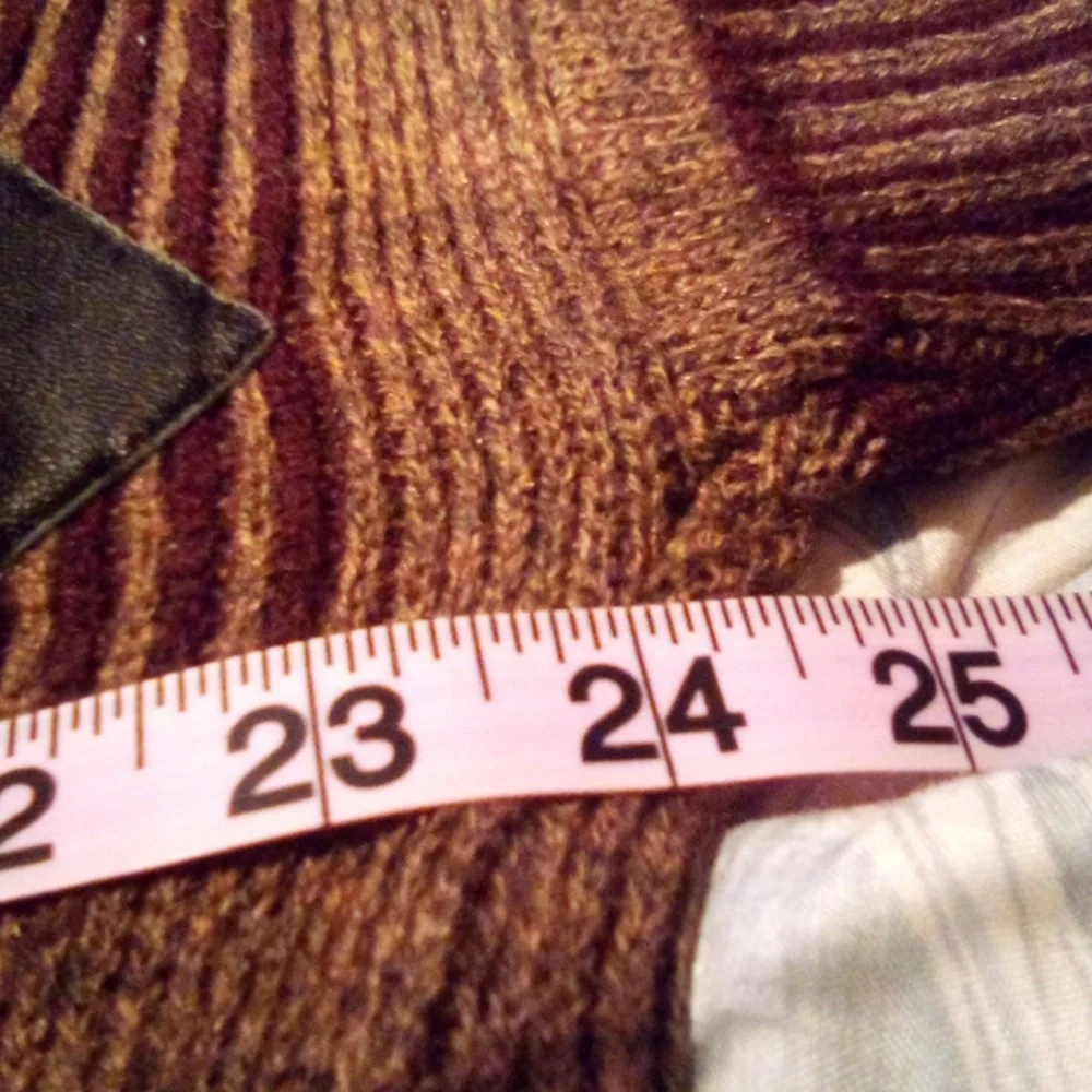 Made in Italy HOST PICK๐Men's Vintage Sweater faux leather trim Made in Italy - Picture 3 of 6